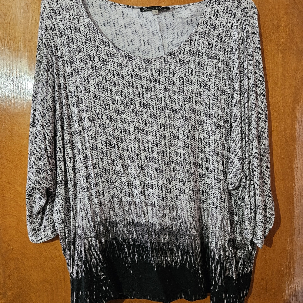 Rose & Olive Black and White 3/4 Sleeve Boxy Blouse